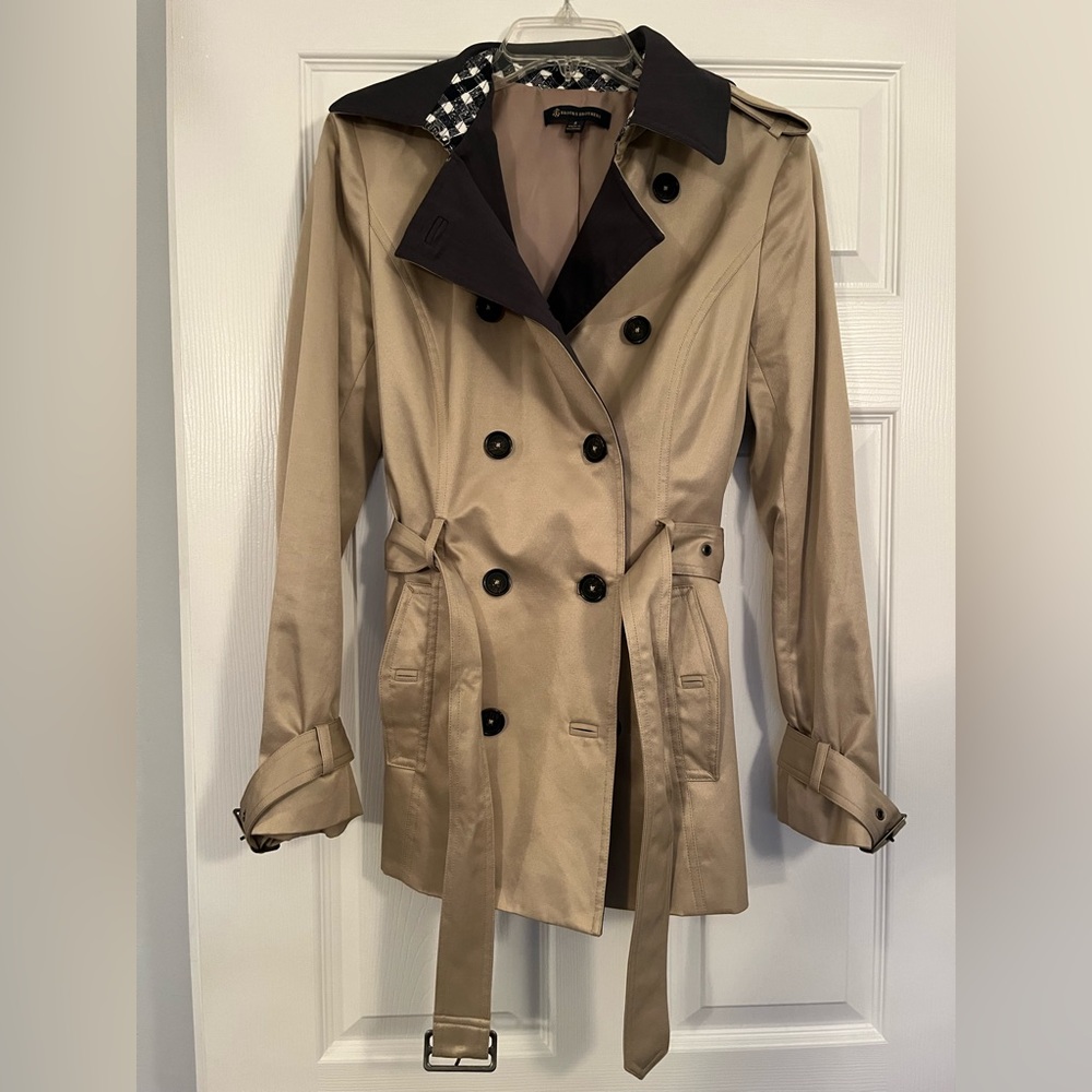 Brooks Brothers Trench Coat Size 4 Tan with Buckle Belt and Gingham Collar